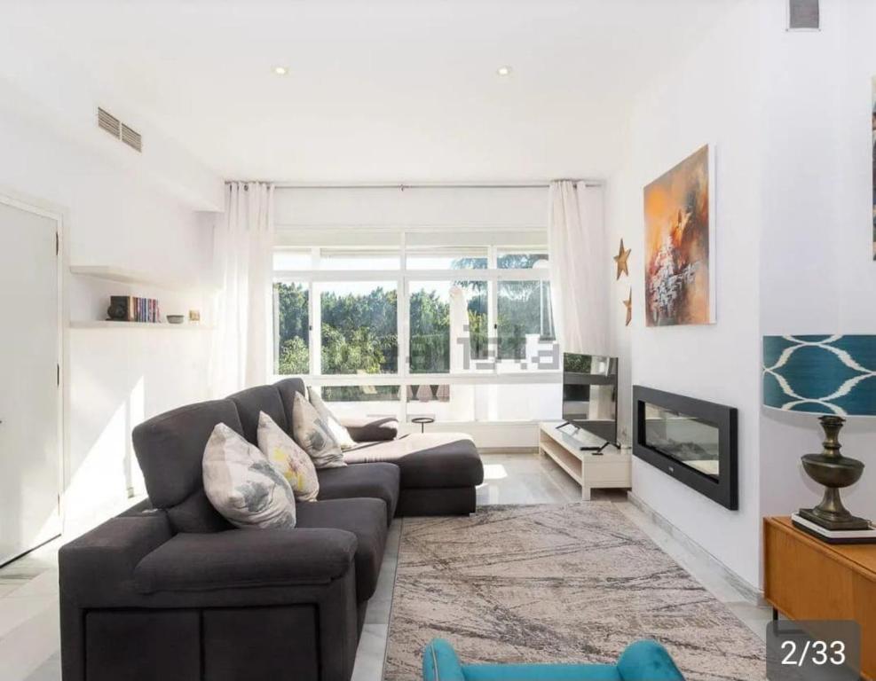 3-Min Walk to Beach , Pool , Estepona , 3BR - 4