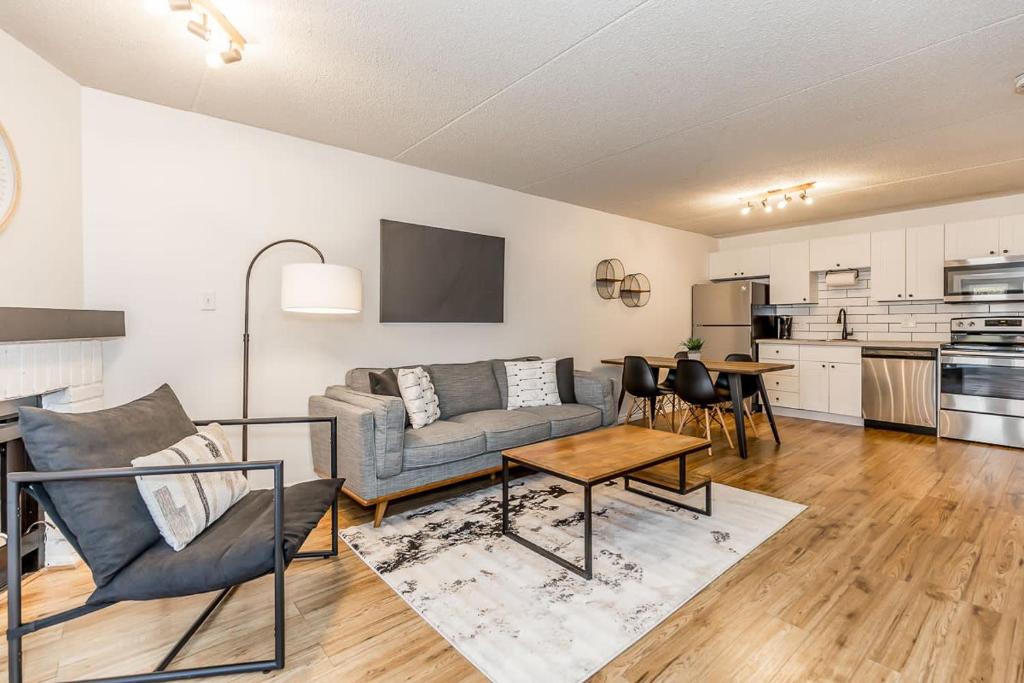 The Landing Pad - Condo in Collingwood, Collingwood