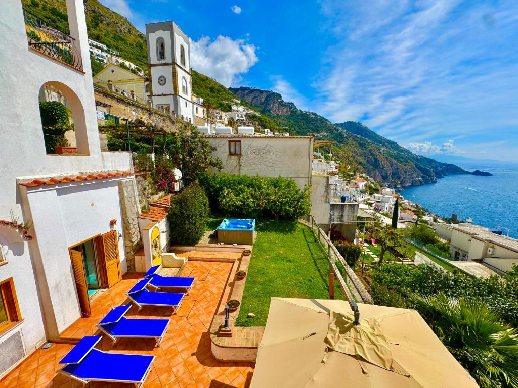 Sweet Home Unheated Jetted Pool, Praiano