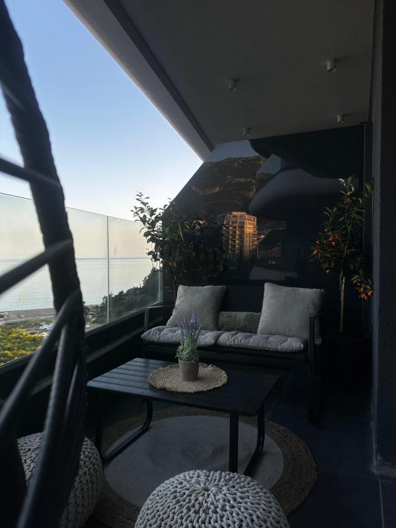 ZOA Seaview Apartment - 5