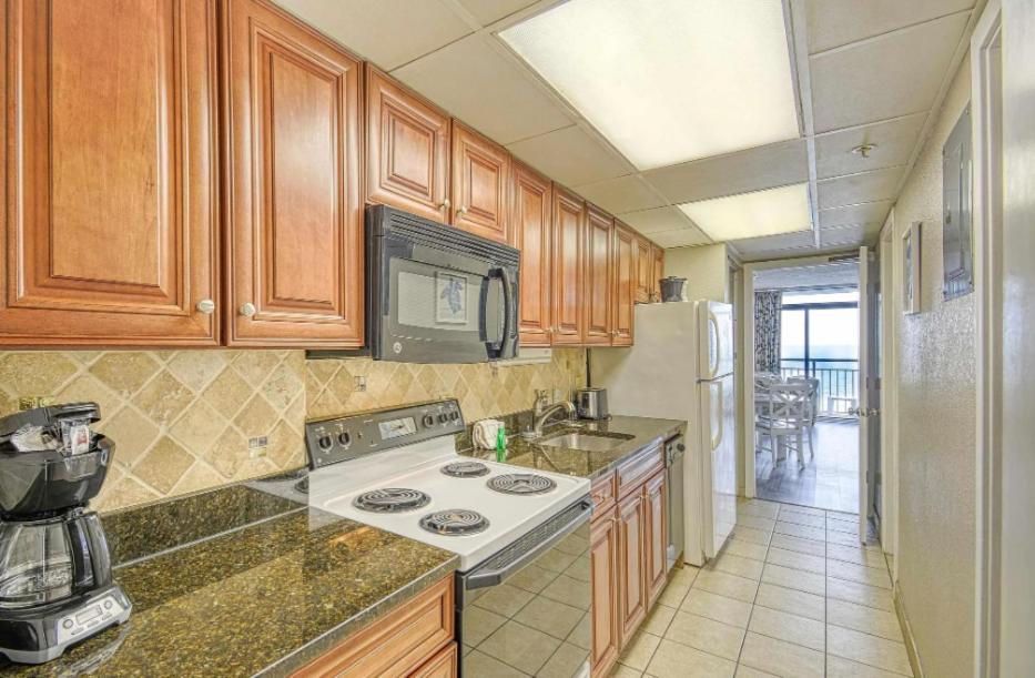 Bright & Airy 1 BR Oceanfront Condo! Landmark 844, Myrtle Beach