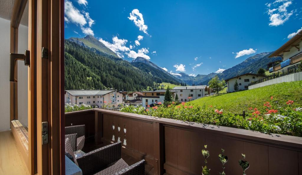 Hotel Hoehlenstein Juns-Tux 眺望