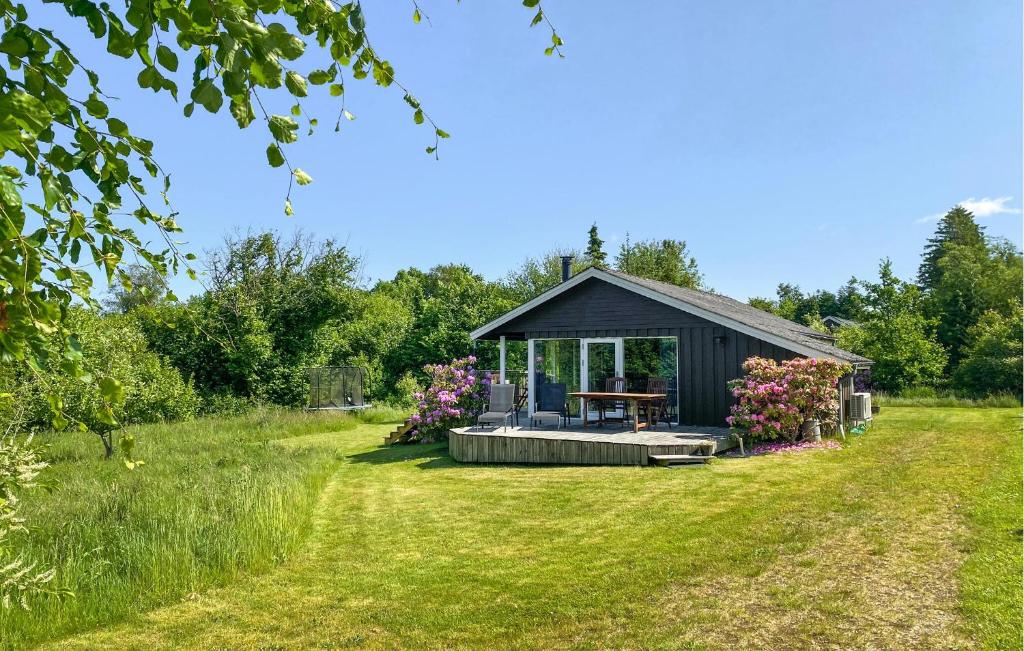 Gorgeous Home In Glesborg With Wifi, Glesborg