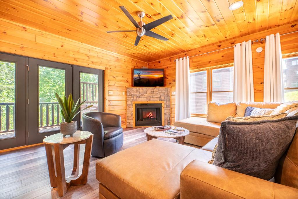 Firefly Lodge by Avada Properties, Gatlinburg