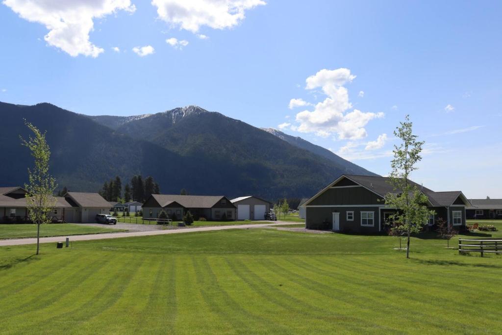 Mountain Views - 20 min from Glacier, Columbia Falls