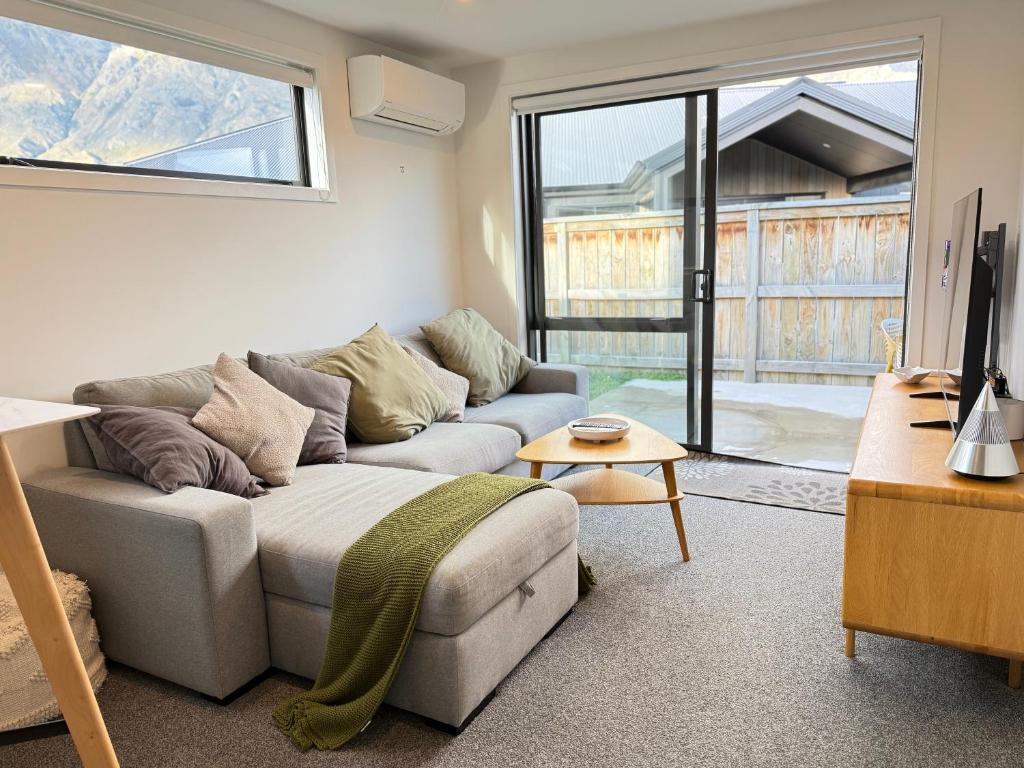 Hanleys Farm Hidden Gem, Queenstown Airport