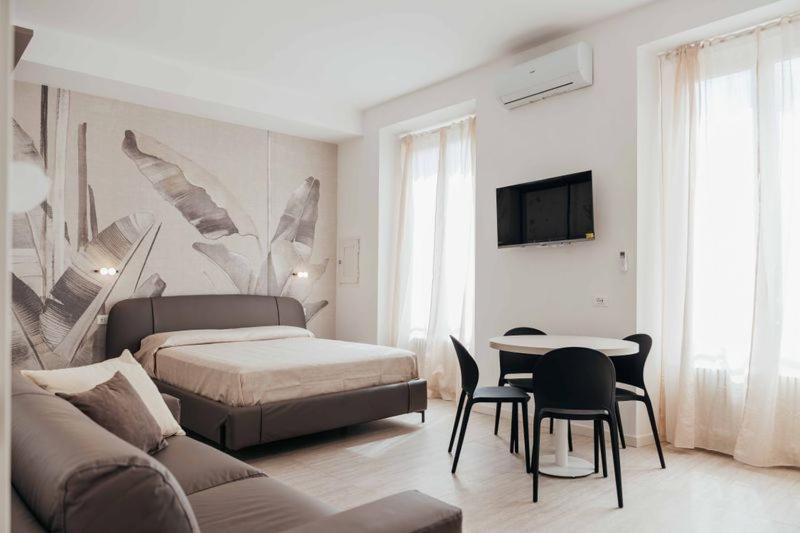 Spaceholiday, La Spezia