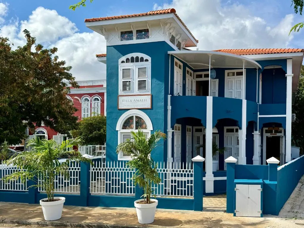 Villa Amalie & Villa Curiel, hotel in Willemstad