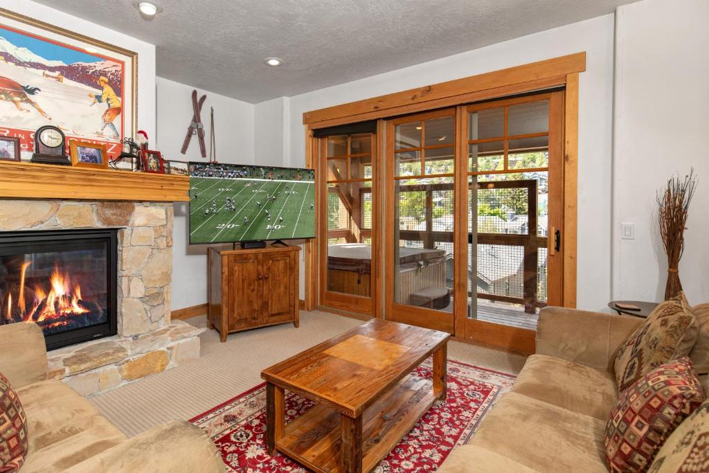 TOWN POINTE C302 condo, Park City