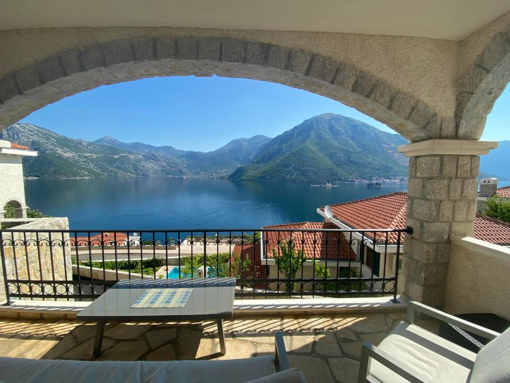 Apartment CIELOMONTE, Boka Gardens, (( Brković ))