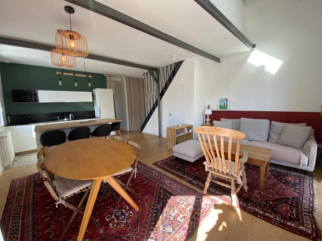 Duplex T3 rénové avec balcon, près de la plage - FR-1-374-239 - 2