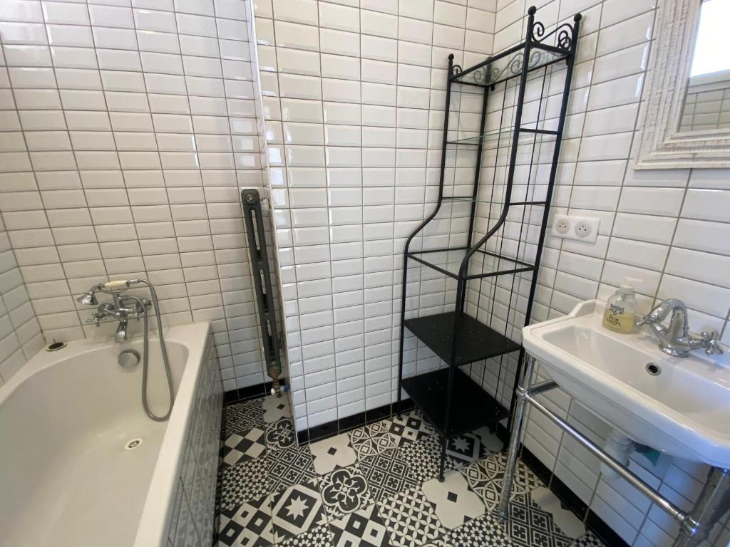 Duplex T3 rénové avec balcon, près de la plage - FR-1-374-239 - 5