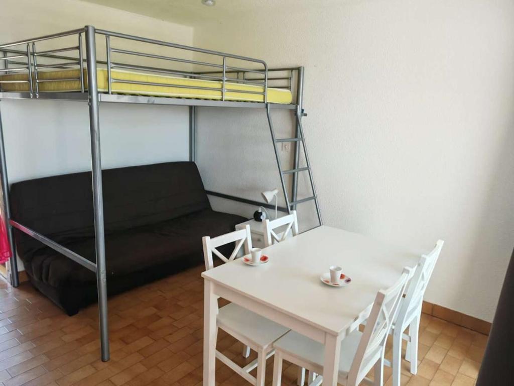 Studio en rdc avec terrasse fleurie et accès espace aquatique - FR-1-195-119 - 3