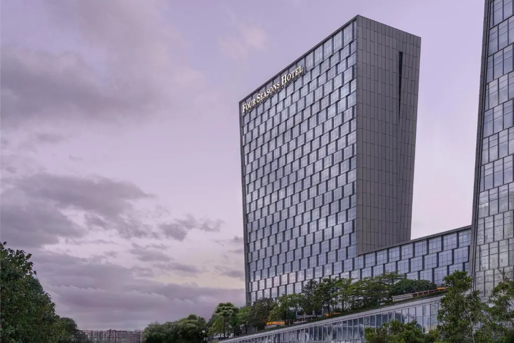 Four Seasons Hotel Shenzhen, hotel in Shenzhen