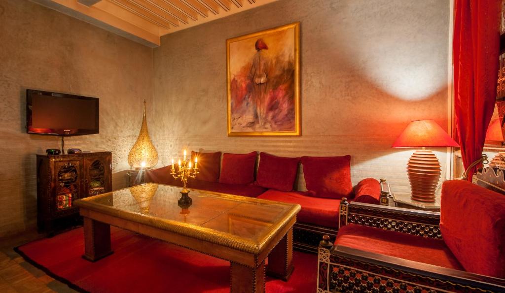 Shared lounge/TV area