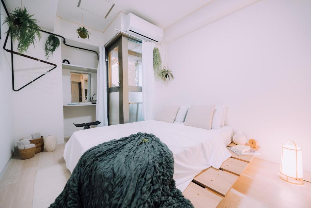 Minimalist Loft 7 Namba Compact Studio and Gym MA705, Ósaka