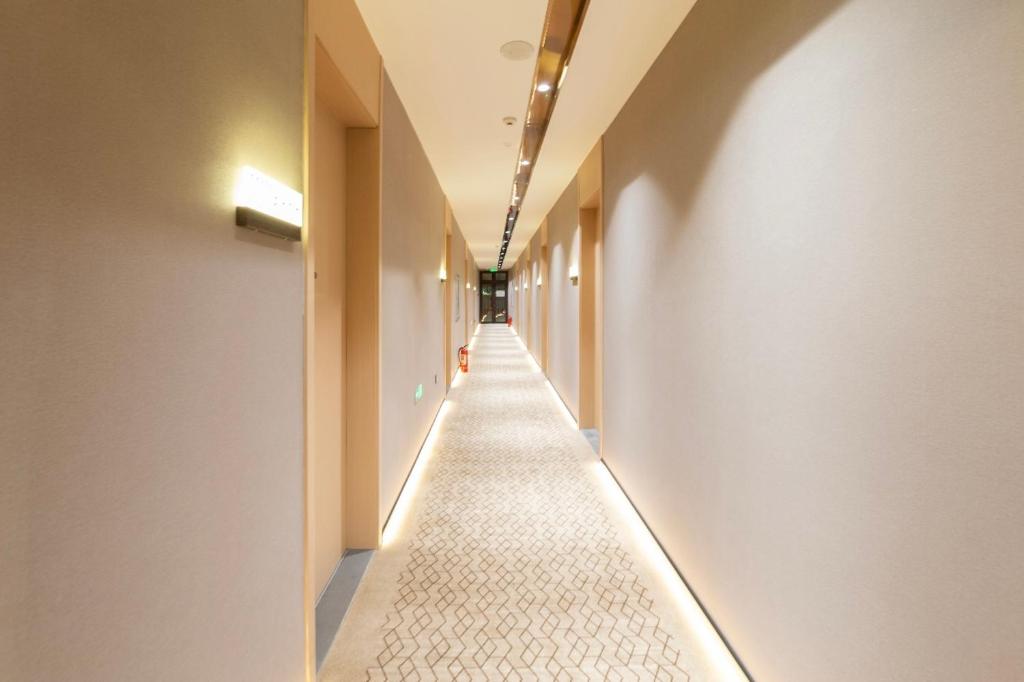 Guyuan Golden Garden Hotel