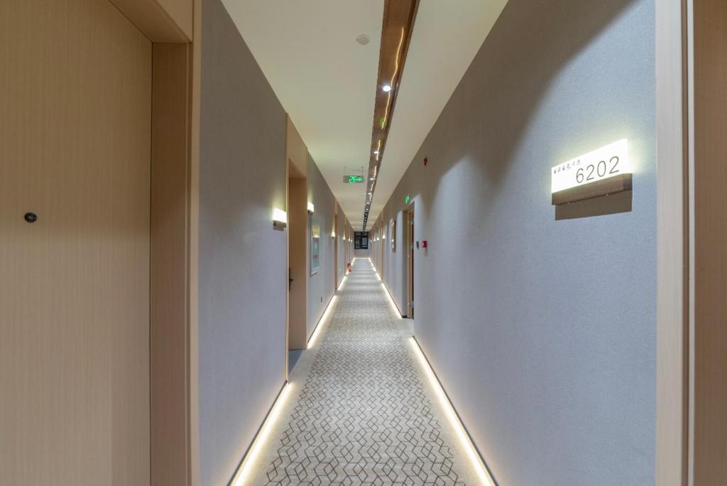 Guyuan Golden Garden Hotel