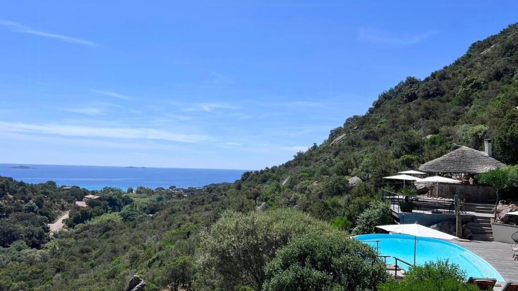 Secluded Villa With Sea View In Palombaggia - 1