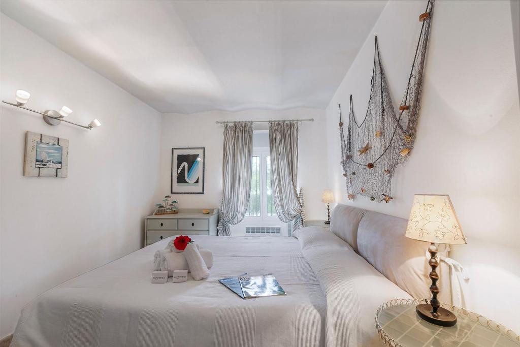 Sea Breeze Garavan Apt Villa New York - Happy Rentals - 5
