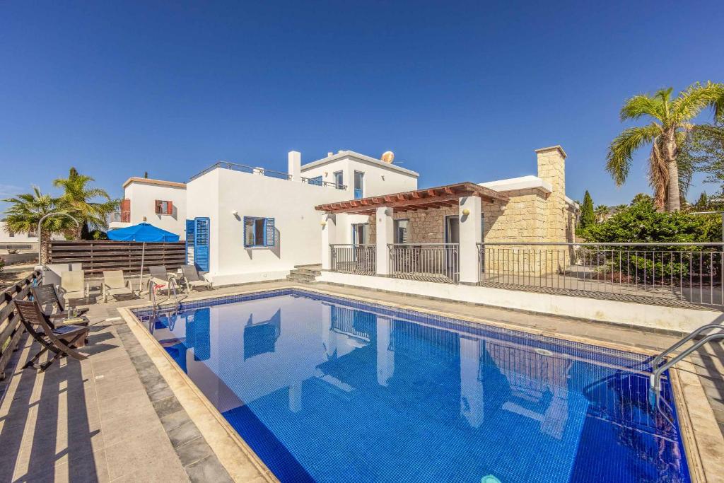 Coral Olympus Apollo, Pegeia