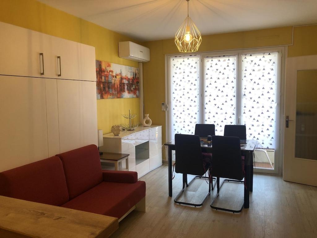 Studio 25 m2 Le Jasmin centre-ville, parking et balcon - 1