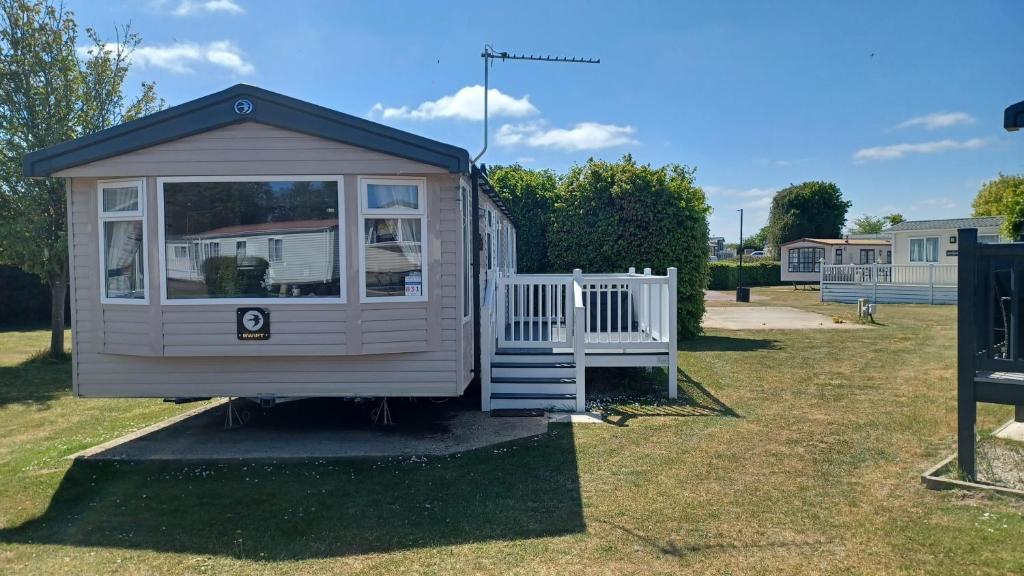 Charming 8 Berth Caravan At Cherry Tree Holiday Park In Norfolk Ref 70831C, Great Yarmouth