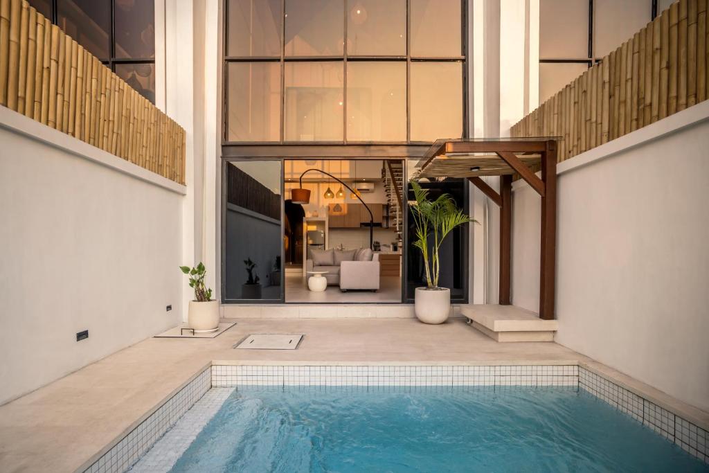 Garita - New Sleek 2BR Canggu Villa, 10 Mins to Beach Life!, Canggu