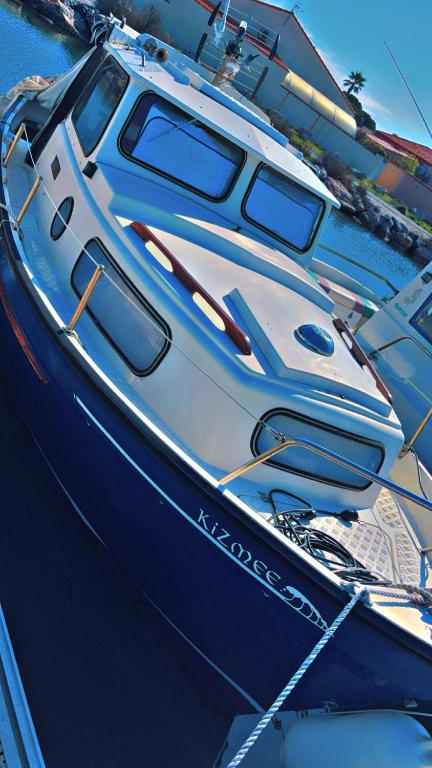 Docked boat, Le Barcarès