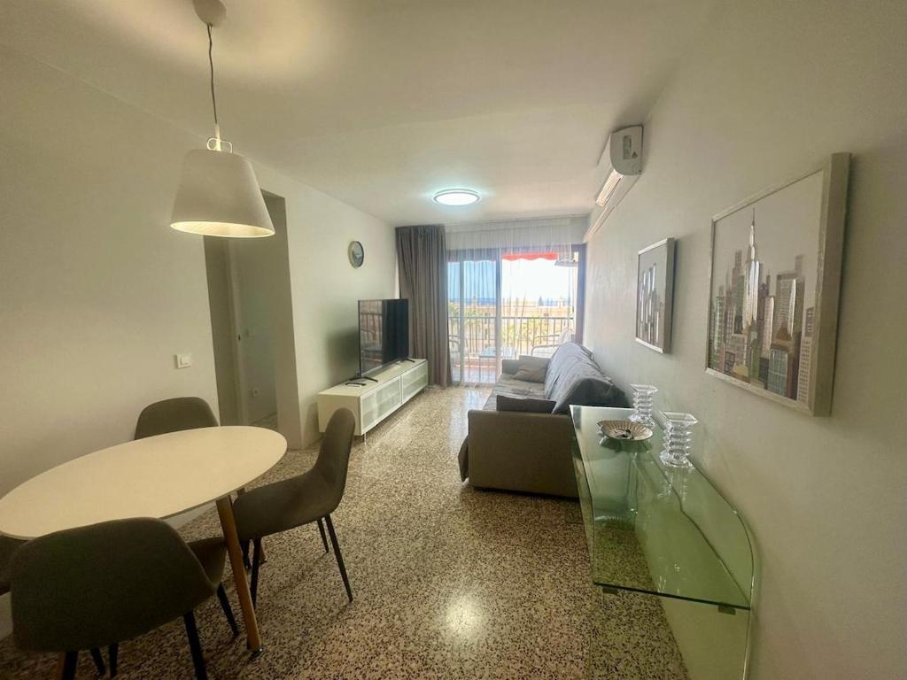 Seaside Two Bedroom Apartment - 4