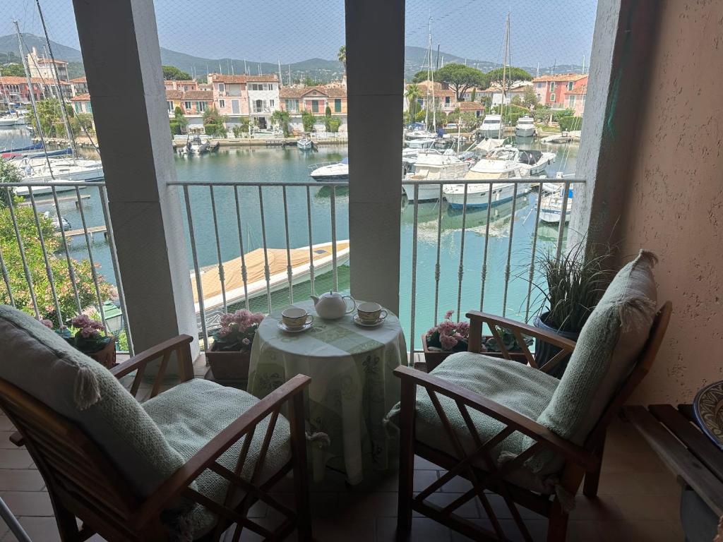 Romance in Port Grimaud - 2