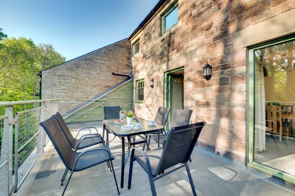 The Grain Rooms at Spindlestone, Lucker