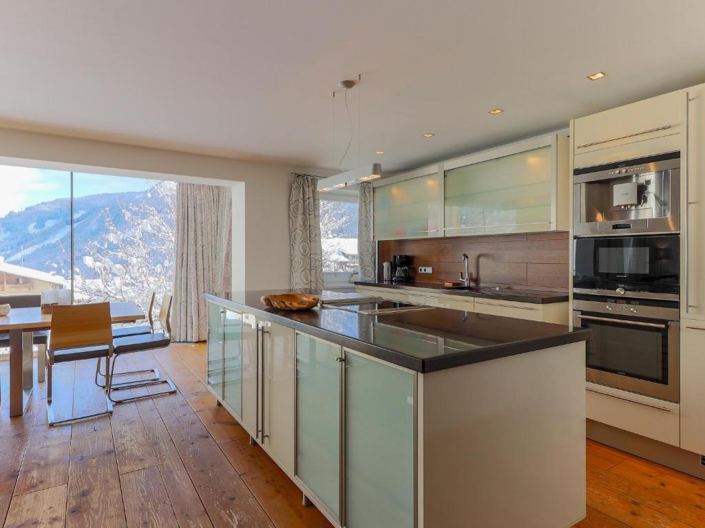 Luxurious Holiday Home in Krimml with Sauna - 4