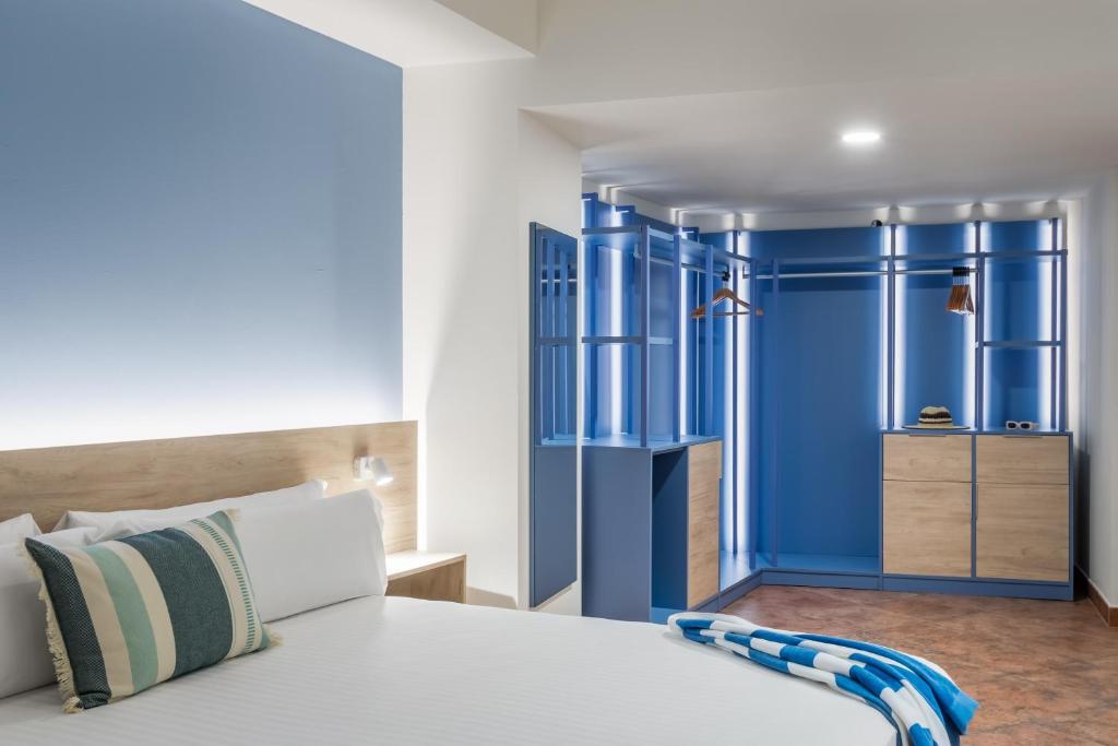 ALEGRIA Colonial Mar Aquafun — Hotel rooms in Roquetas de Mar, Andalusia