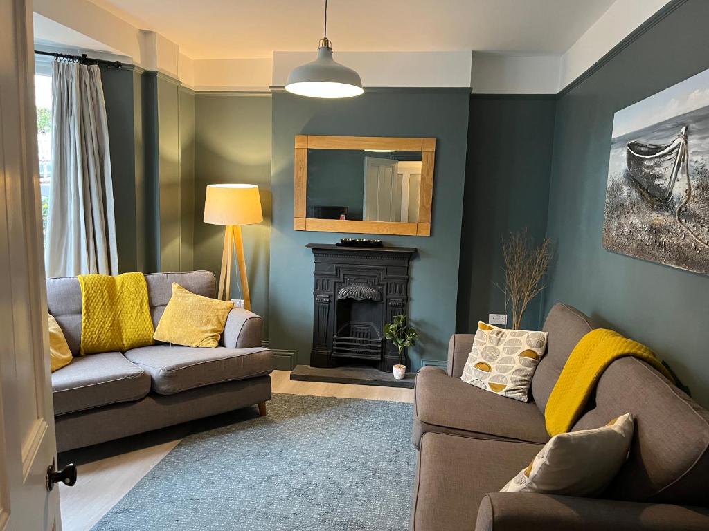 Tŷ Glas, Fishguard, Ideal for beach, coastal path and town!, Fishguard