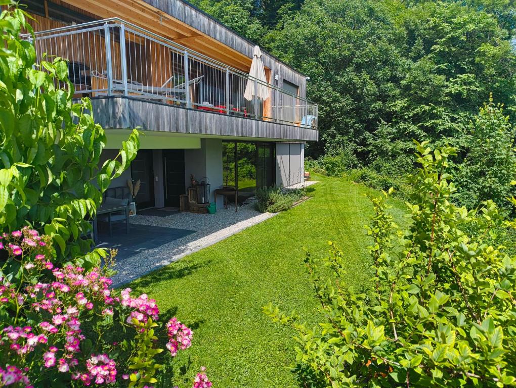 Casa Farnach, Bildstein