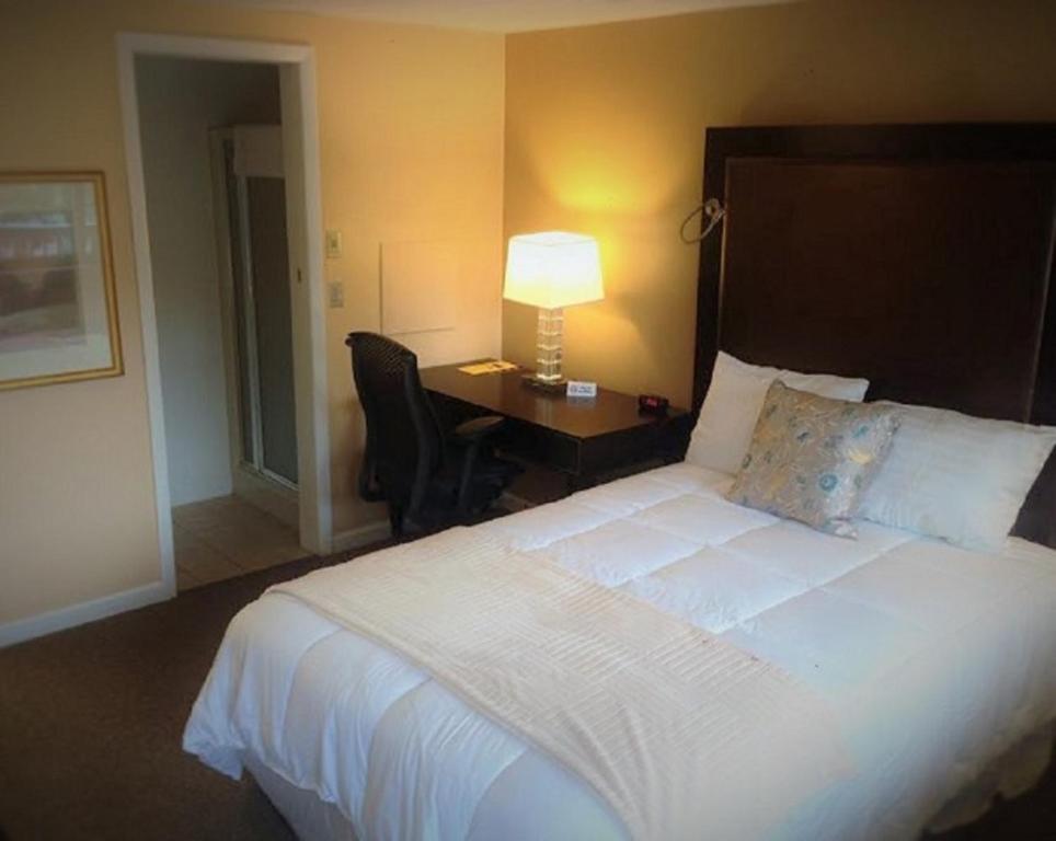 Wayne Inn photo