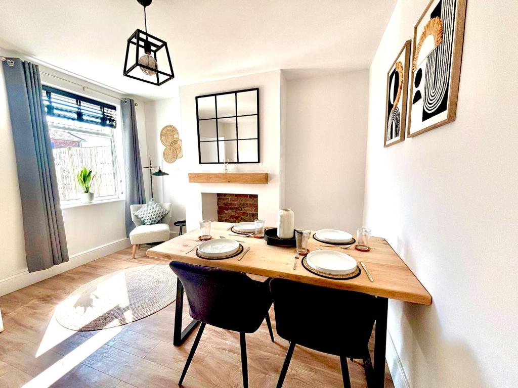 Cosy & stylish home contractor friendly - King size bed - Netflix - Fast Broadband - Private Garden - Coffee machine, Eastwood