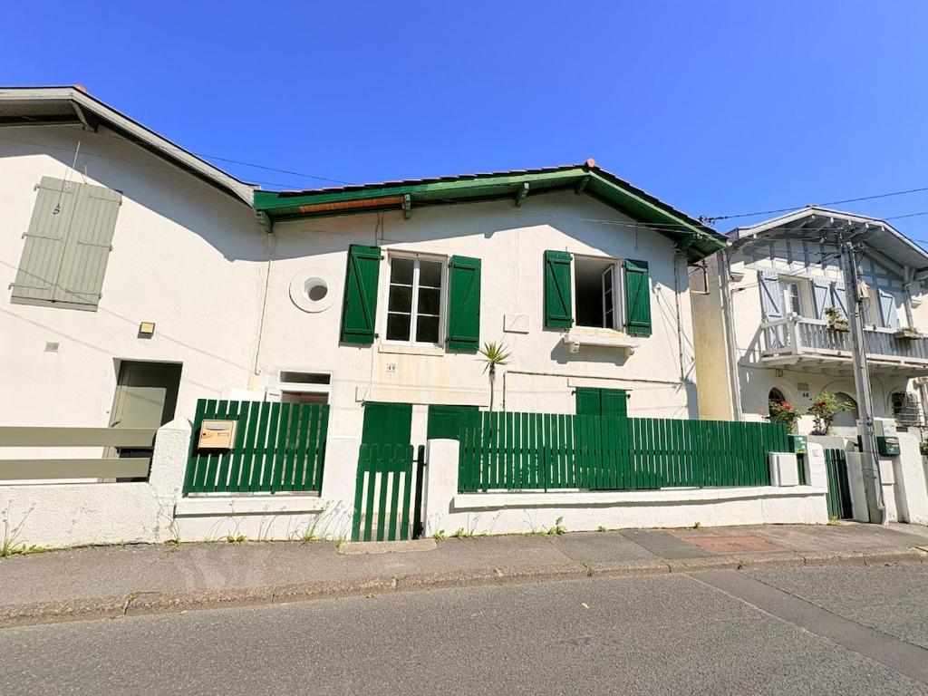 Biarritz proche Côte des Basques - T2 rénové - 2