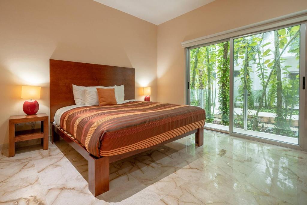 Beachside Condo with 2 BR, Rooftop, Pool - At Casa del Mar, Condo Clara - 3