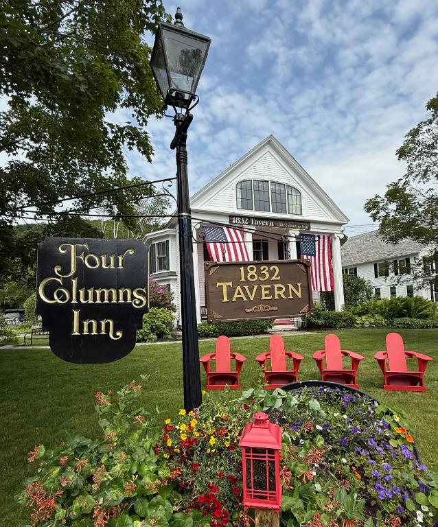 The Four Columns Inn & 1832 Tavern, Newfane