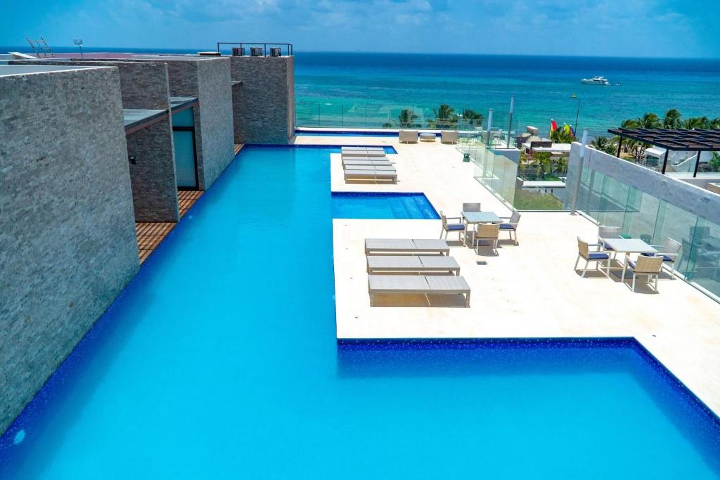 Luxury 2 BR Condo with Private Jacuzzi & BBQ - At Cruz con Mar - Maricruz - 2