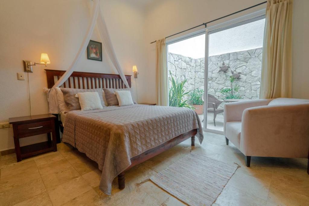 2 BR Condo Only Steps to the Beach - At Magic Paradise Condos, Mamitas Beach - Magia - 2