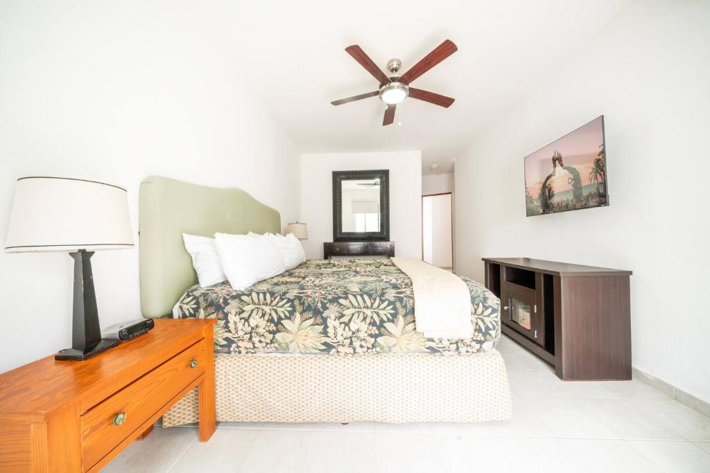 3 BR Condo with Pool - Playacar Phase II - At Quintas Pakal Complex 21 - 2