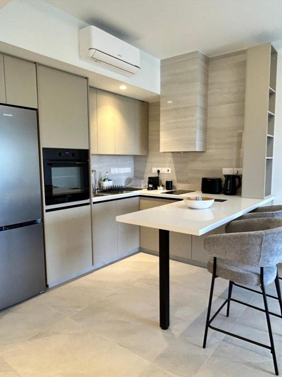 Pigeon Beach Hotel Apartments