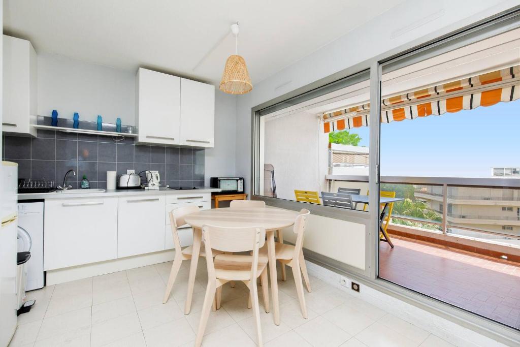 LERINS Appartement rénové Idéal famille Plages de juan les Pins à 200m Tout confort & parking - 2
