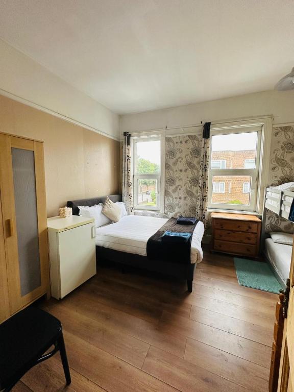 DOUBLE Room, Parkstone