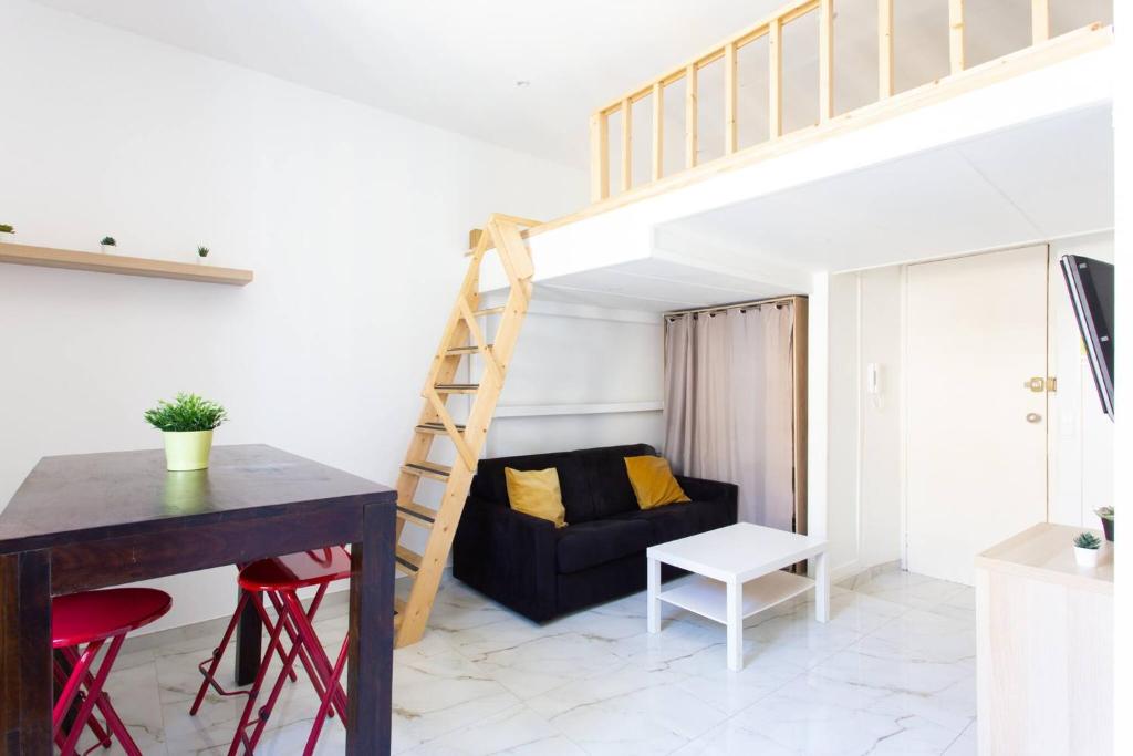 GIOA- Studio avec balcon, place Garibaldi -Paillon - 3