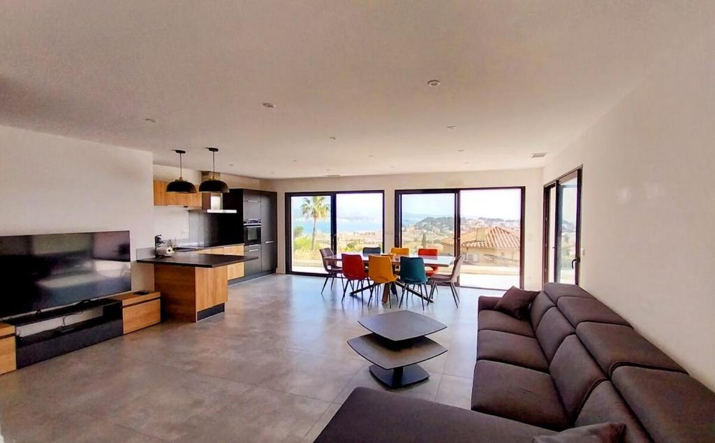Sea view and perfect location - 5
