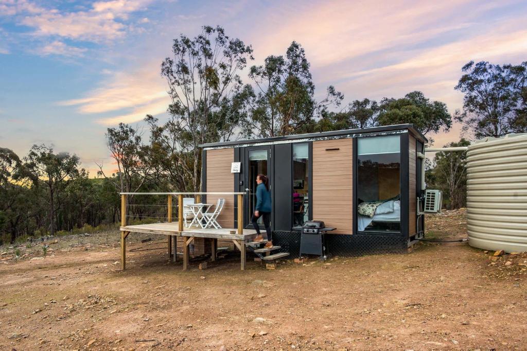 Cabernet Tiny House by Tiny Away, Windeyer